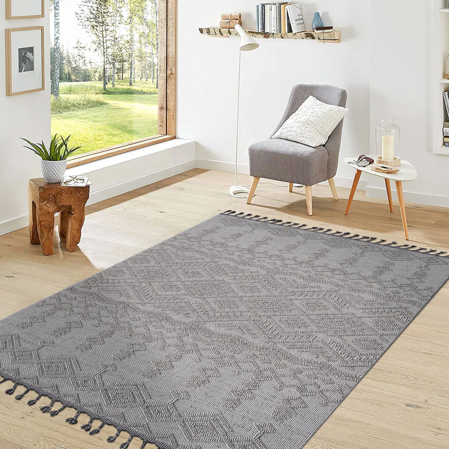 Guros Collection 8X10 White / White / Traditional Indoor / Outdoor Area Rug image 2