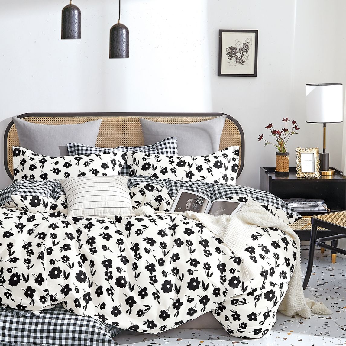 Hepburn Black/White Floral 100% Cotton Reversible  Comforter Set image 1