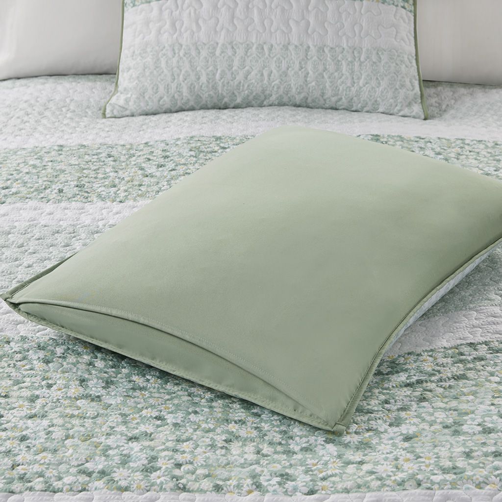 King/Cal King 4 Piece Seersucker Quilt Set with Throw Pillow image 7
