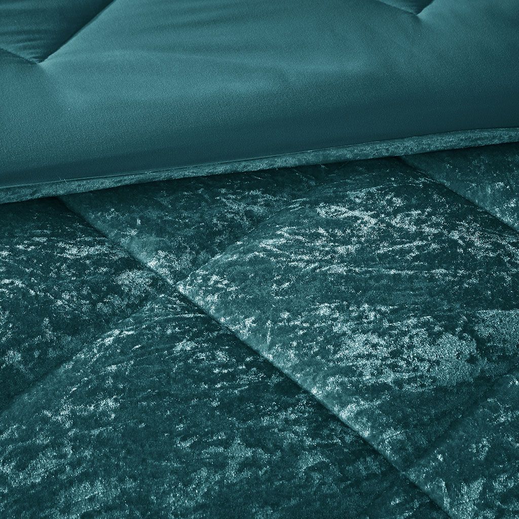 King/Cal King Velvet Comforter Set with Throw Pillow image 11