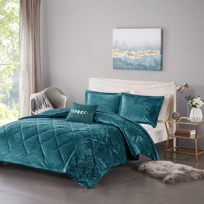 King/Cal King Velvet Comforter Set with Throw Pillow image 6