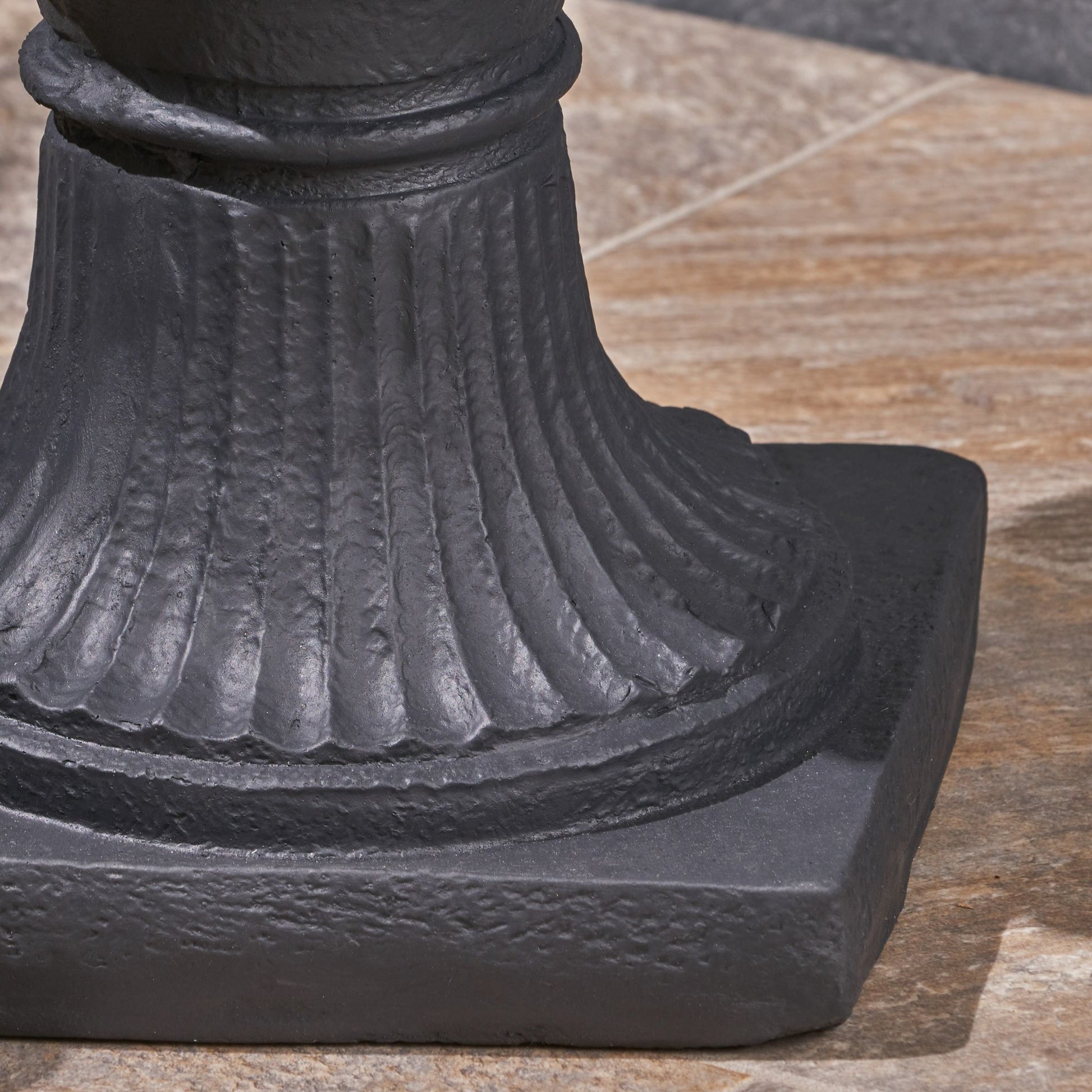 MGO GARDEN URN PLANTER image 3