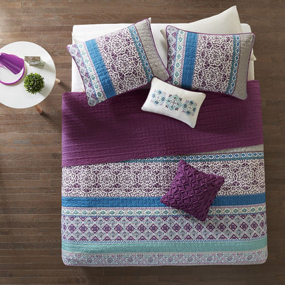 Twin/Twin XL Reversible Quilt Set with Throw Pillows image 10