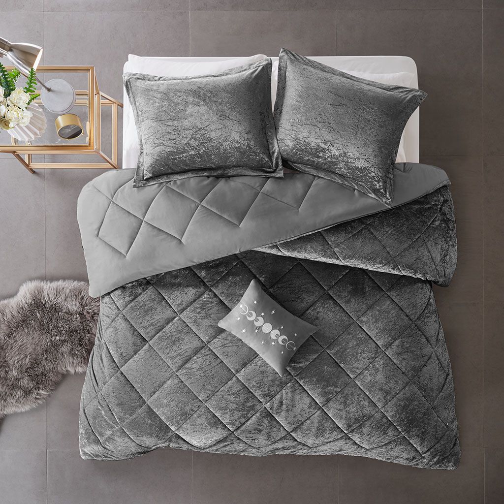Twin/Twin XL Velvet Comforter Set with Throw Pillow image 3