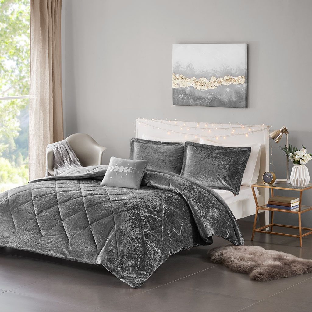 Twin/Twin XL Velvet Comforter Set with Throw Pillow image 1