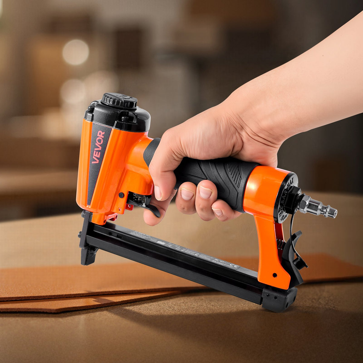 VEVOR Pneumatic Staple Gun, 21 Gauge Pneumatic Upholstery Stapler for 80 Series 1/2-inch Crown 1/4"-5/8" Length Staples, 70-110 PSI Air Staple Gun for Woodworking, Upholstering, Crafts, DIY Projects - BCGDSDDQ21GAESFXR001V0 - view 9