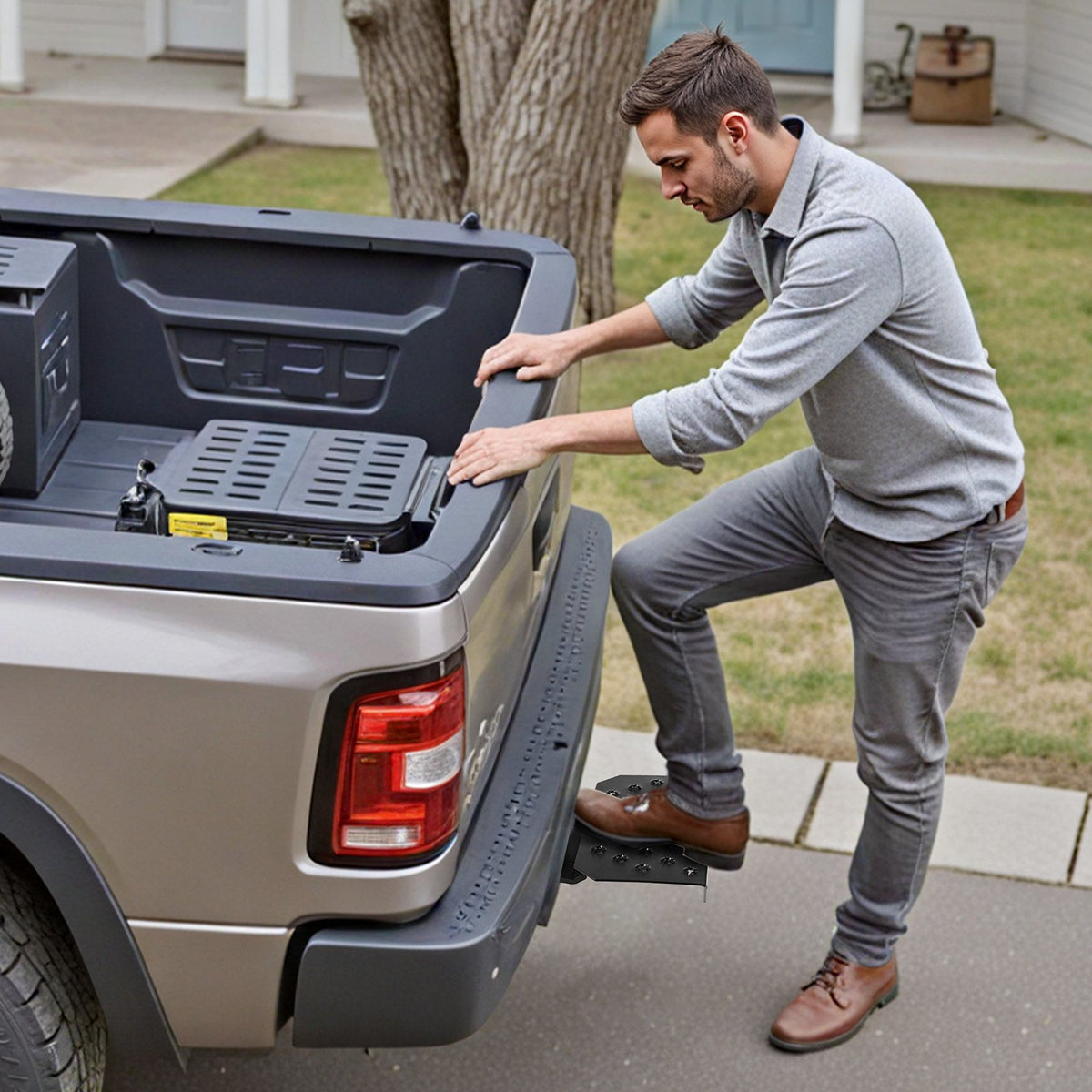 VEVOR Hitch Step for 2 Inch Receiver, Universal Rear Bumper Guard Protector with 350 LBS Load Capacity, Wide & Non-Slip Tow Hitch Step with Pin Kit and Stabilizer, Fit for Truck, SUV, Pickup, Trailer - CWTBGTXZK200UM0Q9001V0 - view 9