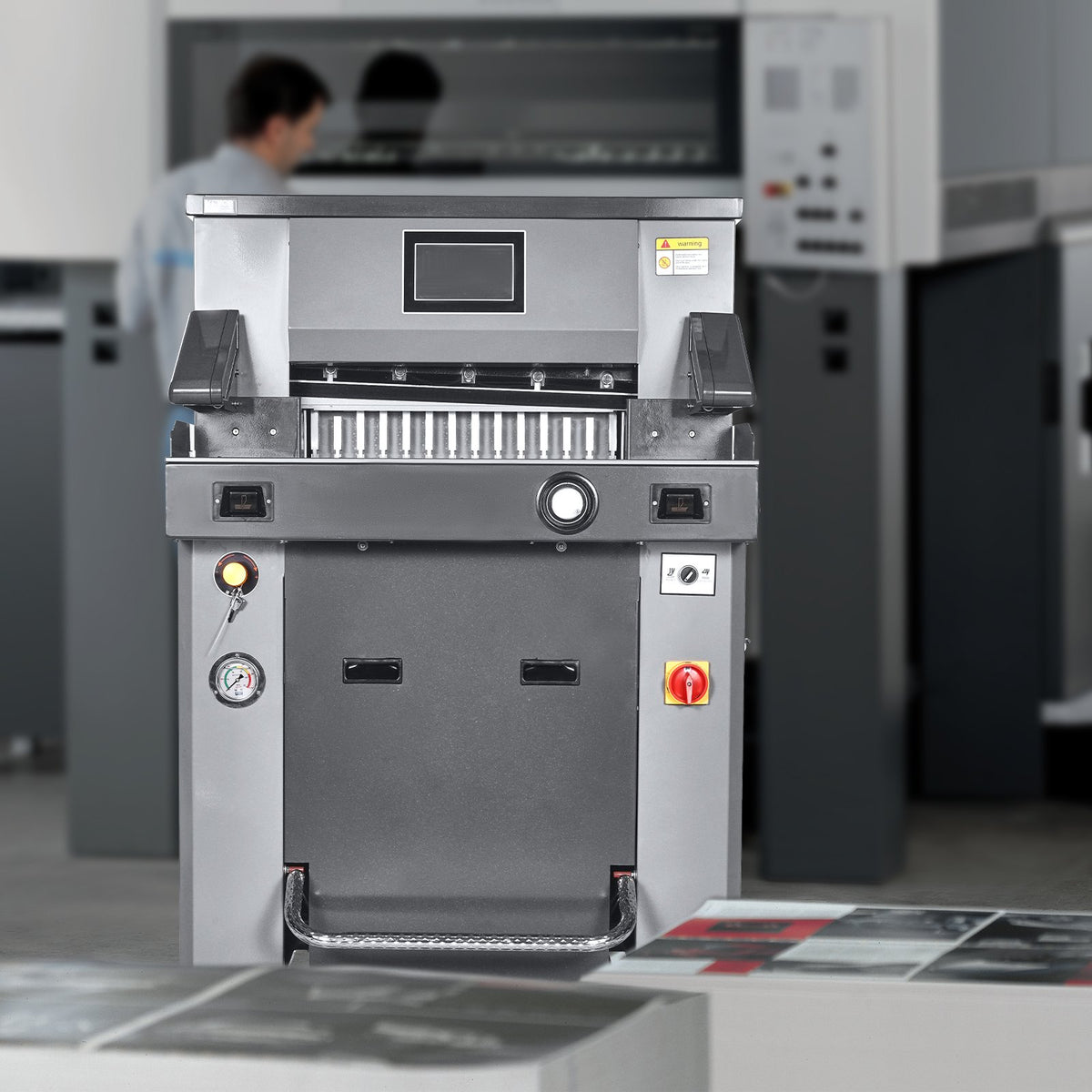VEVOR Electric Hydraulic Paper Cutter, 2500W Heavy Duty Paper Cutter Machine 20.2 in/515 mm Cutting Width, 3.1 in/80 mm Cutting Thickness, Electric Guillotine Trimmer with Casters & Infrared Function - DDQZJEKYY5205M6AP001V1 - view 9