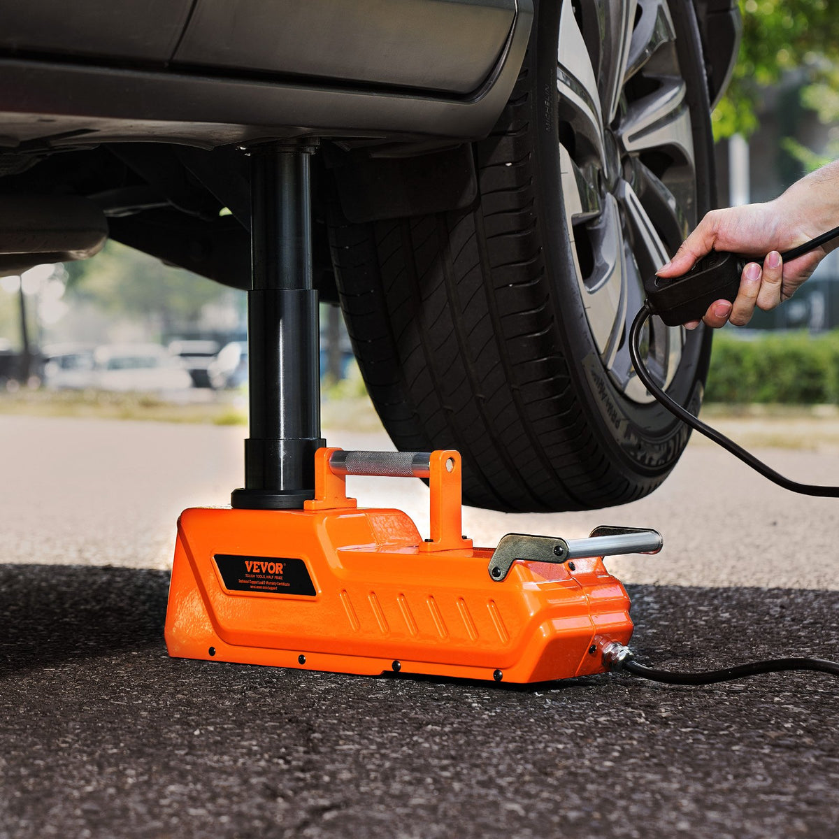 VEVOR Electric Car Jack, 15 Tons /33000 lbs, Adjustable Electric Scissor Jack with High Load Capacity, 12V Dual-Powered Tire Change Replacement with LED Light, Portable Jack kit for Sedan, SUV, Truck - DDYYQJDTJWW1WAAB7V9 - view 9