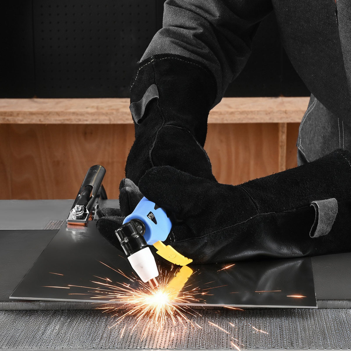 VEVOR 3-in-1 Plasma Cutter Welder Combo - CUT/TIG/MMA, 50A Plasma Cutting Machine & 200A TIG Stick Welder, Digital 110/220V Dual Voltage with 2T/4T/PA/PT Function for Home Repairs, Workshops - DGNQHJ200A50X64T7001V5 - view 9