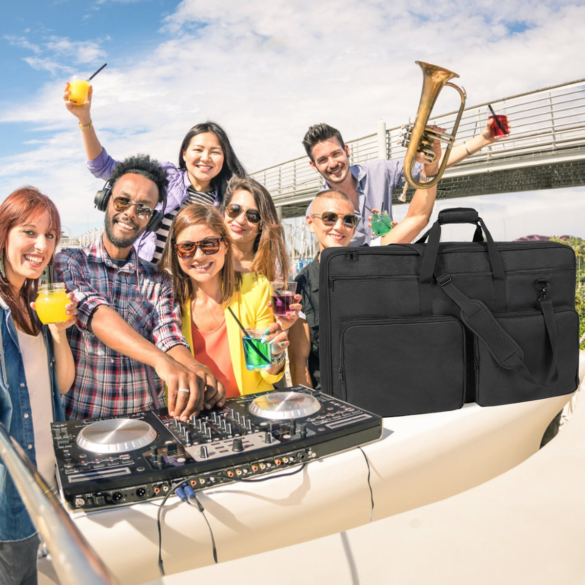 VEVOR Padded DJ Mixer Gig Bag, 1200D Oxford Fabric, DJ Gear Carry Bag with a Storage Pocket 4.92 ft Removable Shoulder Strap 0.39 in Padding, 32.6 x 8.6 x 20.4 in Storage Case Fits for DJ Controller - DJSNB1200DNJ4SLSSV0 - view 9