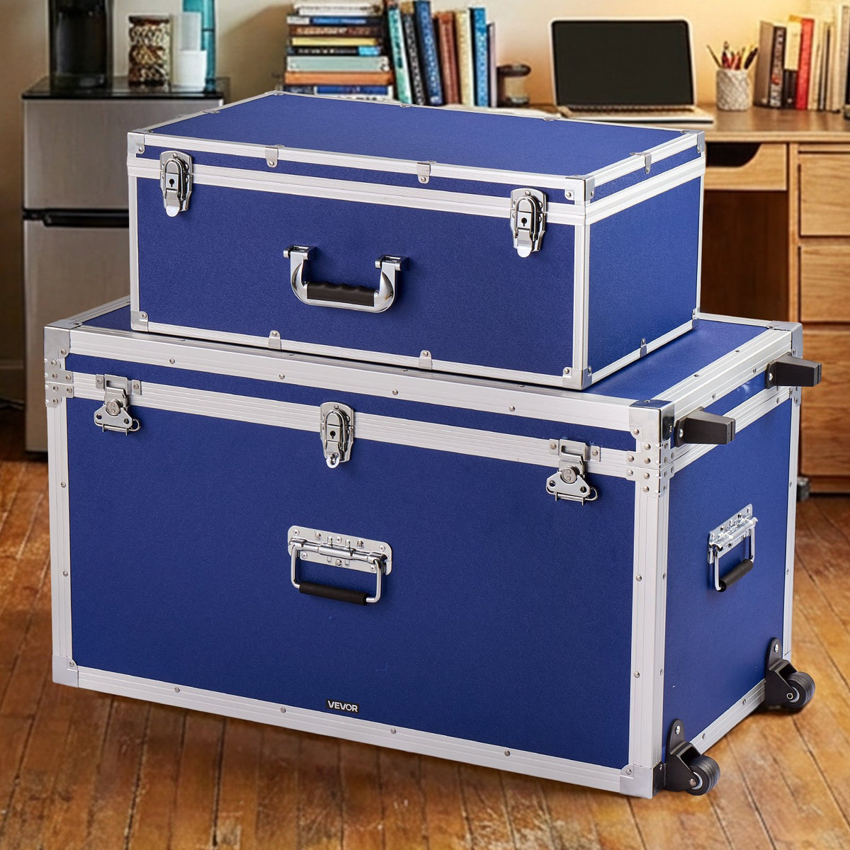 VEVOR Metal Storage Trunk, Set of 2, Wooden Suitcase Storage Boxes with Padlocks, Large Trunk Includes Casters & 3 Metal Handles, Decorative Store Chest with Lids for Travel, Apartment, Dorm, Blue - DXJSCWX2833I76YVY001V0 - view 9