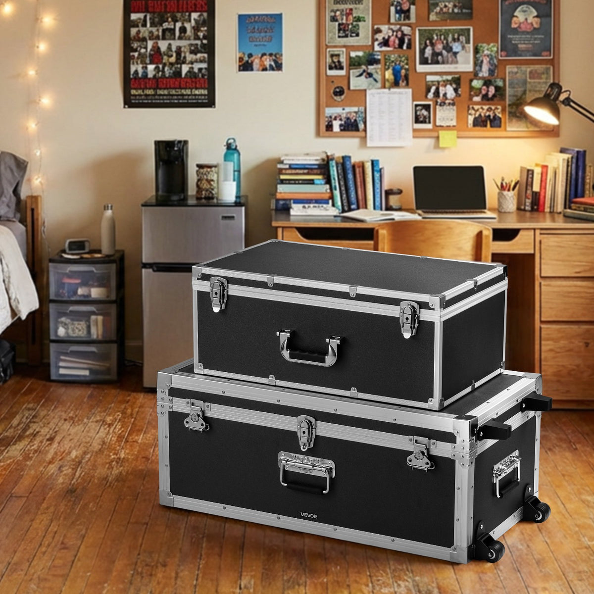 VEVOR Metal Storage Trunk, Set of 2, Wooden Suitcase Storage Boxes with Padlocks, Large Trunk Includes Casters and 3 Metal Handles, Decorative Store Chest with Lids for Travel, Apartment, Dorm, Black - DXJSCWX2833IA1Y32001V0 - view 9
