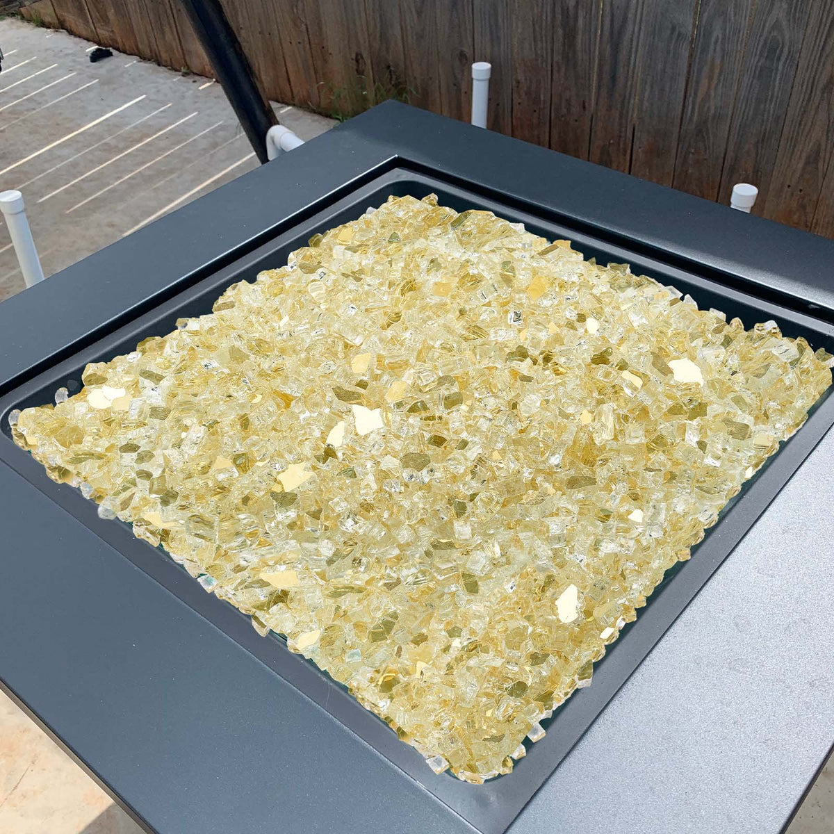 VEVOR Fire Glass, 10 LBS / 4.5 KG High-Temperature Resistant Fireplace Rocks, 1/2-Inch / 12.7 mm Reflective & Smokeless Firepit Glass Rock, High Luster Stone Landscaping for Fire Pit Table, Gold - FHBLFGSGHBL14HFPV001V0 - view 9